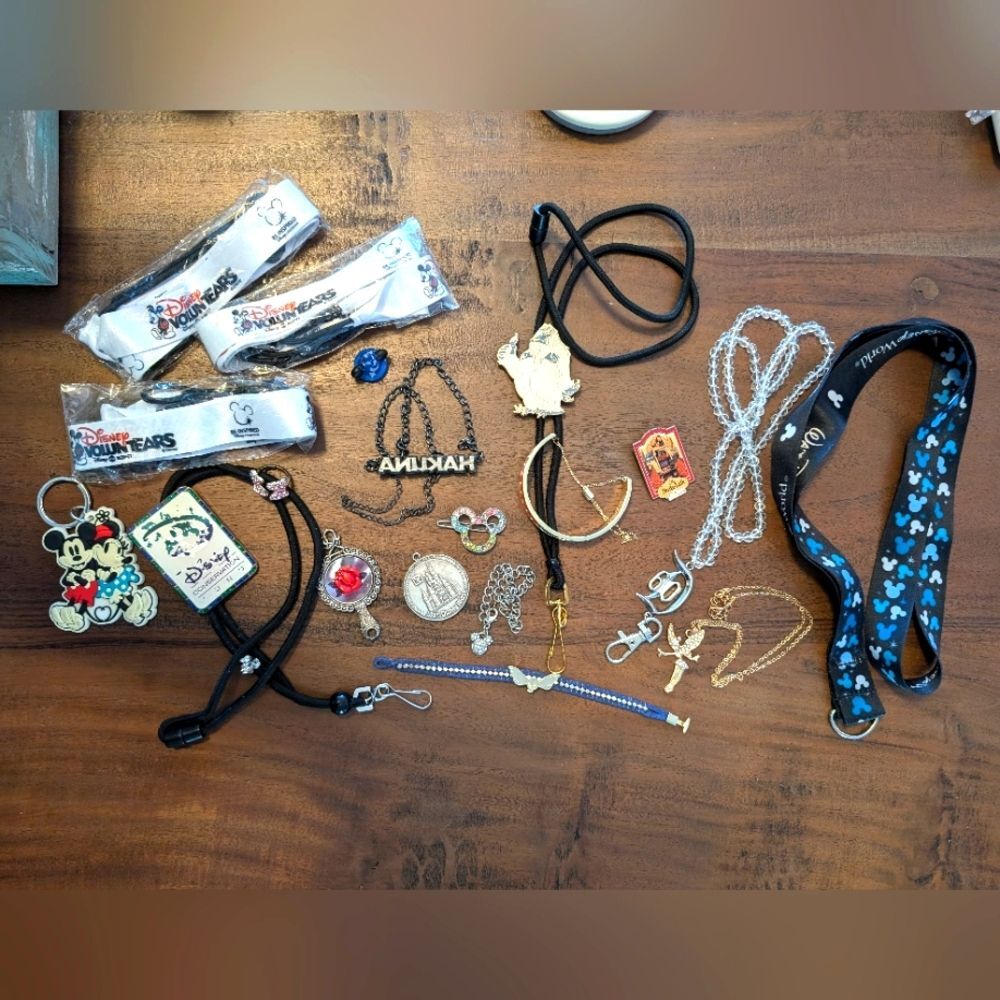 Walt Disney World, 22 Piece Lot